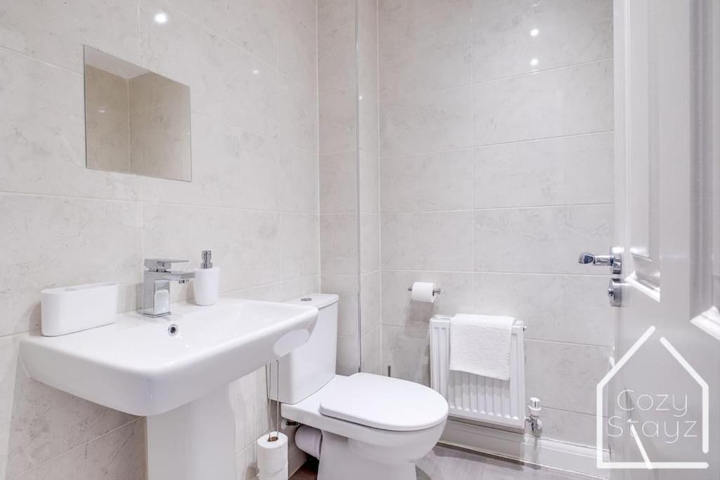Beautiful 5 Bedroom Home In The City Centre With Gated Parking Birmingham Zewnętrze zdjęcie