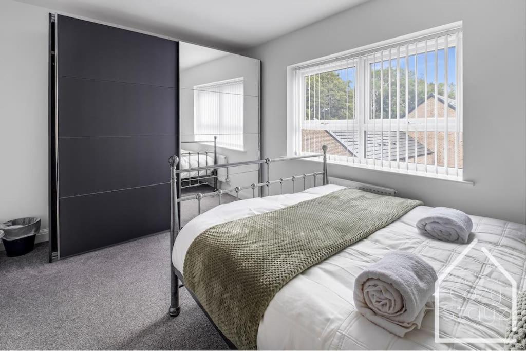 Beautiful 5 Bedroom Home In The City Centre With Gated Parking Birmingham Zewnętrze zdjęcie